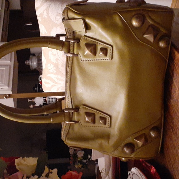 BURBERRY EUC STUDDED GREEN SATCHEL AUTHENTIC - Picture 2 of 9